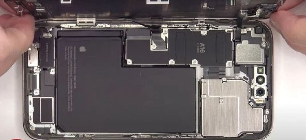 新疆苹果14维修分享看iPhone 14 Pro Max拆解 
